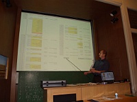 Rej 2007 Melantrich 04  Simulant a Strážce měšce Láďa Šmelcer v jedné osobě přednásí svou zprávu o stavu měšce.