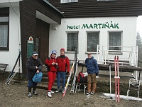 SKI 2011 Mirek 15  V pátek jsme dojeli až k hotelu Martiňák kupodivu na lyžích i když to na fotce tak nevypadá.