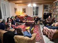 SKI 2024 Mirek 024  Večer si zazpíváme za kytarového doprovodu Karla. - pátek, 23. února 2024