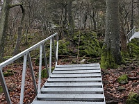 SKI 2024 Mirek 036  Čeká nás spousta schodů. - sobota, 24. února 2024