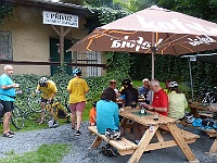 EBI 2025 Mirek 018  Objednáváme si další občerstvení. - neděle, 3. srpna