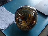 EBI 2025 Mirek 070  Fotonásobič z detektoru Čerenkova záření. - pondělí, 4. srpna