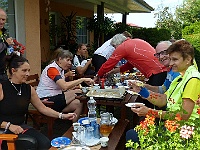 EBI 2025 Mirek 082  Snídaně v trávě u paní Lýdie II. - úterý, 5. srpna