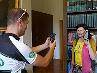 EBI 2025 Mirek 139  Martin fotografuje Lindu s krtečkem. - úterý, 5. srpna