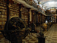 EBI 2025 Mirek 192  Konečně vidíme překrásnou knihovnu klementinské hvězdárny. - středa, 6. srpna