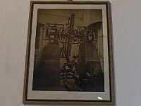 EBI 2025 Mirek 202  Pasážník na jednom z obrazů. - středa, 6. srpna