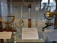 EBI 2025 Mirek 204  Vlhkoměr a Inklinatorium a deklinatorium. - středa, 6. srpna