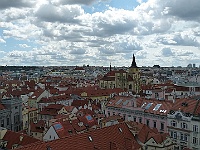 EBI 2025 Mirek 215  V zákrytu vidíme kostel Panny Marie sněžné, Národní muzeum a baziliku sv. Ludmily na Náměstí Míru. - středa, 6. srpna