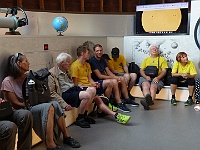 EBI 2025 Mirek 249  Napjatě posloucháme výklad o historii dalekohledu. - středa, 6. srpna