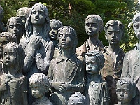 EBI 2025 Mirek 295  Žádná socha není stejná, … - čtvrtek, 7. srpna