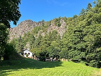 EBI 2025 Mirek 304  Do Prahy se vracíme údolím Divoké Šárky (na snímku je Dívčí skok). - čtvrtek, 7. srpna