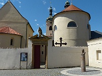 EBI 2025 Mirek 331  Vstup do areálu baziliky sv. Václava ve Staré Boleslavi. - pátek, 8. srpna