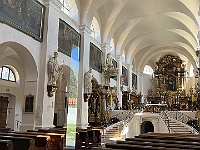 EBI 2025 Mirek 335  Interiér baziliky sv. Václava. - pátek, 8. srpna