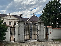 EBI 2025 Mirek 344  Zámek v Kolodějích je v současnosti soukromým majetkem. - pátek, 8. srpna