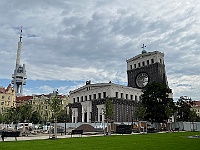 EBI 2025 Mirek 351  Procházku Prahou začínáme u kostela Nejsvětějšího Srdce Páně od Josipa Plečnika. - sobota, 9. srpna