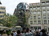 EBI 2025 Mirek 353  Kinetické hlava Franze Kafky od Davida Černého. - sobota, 9. srpna