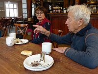 SKI 2025 Mirek 006  Bohouš uděluje pokyny pro první výlet na běžkách. - čtvrtek, 13. února