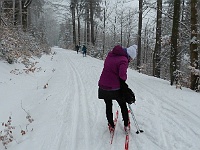 SKI 2025 Mirek 018  Čekáme na mladší členy výpravy. - čtvrtek, 13. února