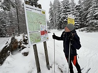 SKI 2025 Mirek 027  Křižovatky v běžeckém areálu jsou velmi dobře značeny (Martin Poupa). - pátek, 14. února