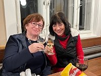 SKI 2025 Mirek 043  “Na zdraví“ (Hanka Cábová, Ilona Hájková). - pátek, 14. února