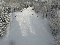 SKI 2025 Mirek 061  Tatáž louka se stínem rozhledny. - neděle, 16. února