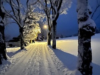 SKI 2026 Mirek 001  Na letošní SKI přijíždím večer a na chatu musím jít pěšky. - středa, 18. února