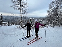 SKI 2026 Mirek 005  Foto v místě Nad Pašerákem (Radka, Ilona). - čtvrtek, 19. února