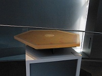 EbiCERN 2025 Mirek 029  Jeden takový segment má přibližně 1,45 m a jeho tloušťka je 50 mm. - středa, 14. května