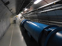 EbiCERN 2025 Mirek 074  Ukázkový tunel s „rourou“ urychlovačem v měřítku 1:1. - čtvrtek, 15. května