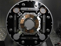 EbiCERN 2025 Mirek 085  Příčný řez (cross section) supravodivým kvadrupólem LHC. - čtvrtek, 15. května