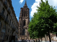 EbiCERN 2025 Mirek 104  Konečně uvidíme katedrálu. Nevejde se ani celá do záběru (věž je 142 m vysoká). - pátek, 16. května