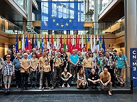 EbiCERN 2025 Mirek 130  Pan Kovařík pořídil fotku naší skupiny i s mou maličkostí. - pátek, 16. května