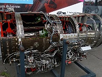 EbiCERN 2025 Mirek 137  Na vstupu do muzea nás zaujme řez proudovým motorem. - sobota, 17. května