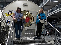 EbiCERN 2025 Mirek 146  Tak Hana by ve Spacelabu asi nerada letěla, Lenka by si to ale užívala. - sobota, 17. května