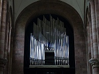 EbiCERN 2025 Mirek 209  Varhany jsou moderní a dokonale zapadají do prostoru. - sobota, 17. května