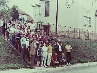 PROFIL 023  Společné foto u hvězdárny ve Ždánicích 20. 8. 1986. Foto Oldřich Navrátil.