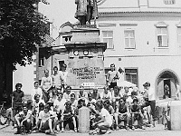 PROFIL 038  Náměstí v Táboře - fotka u Žižkova pomníku. Foto Josef Vondrouš.