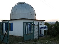 PROFIL 257  Zahájení Ebicyklu 2007 proběhlo na hvězdárně v Žebráku. Hvězdárna byla dokončena již roku 1954. Foto Milan Antoš.