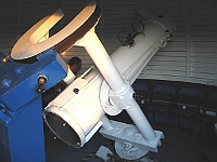 PROFIL 258  Montáž dalekohledu v Žebráku připomíná montáž dalekohledu na hvězdárně Mt. Palomar v Kalifornii. Zrcadlo má průměr 35,8 cm. Foto Milan Antoš.