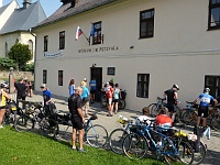 PROFIL 384  Během 2. etapy z Kežmarku do Staré Lubovně navštívil Ebicykl Petzvalovo muzeum ve Spišské Belé. Foto Mirek Janata.